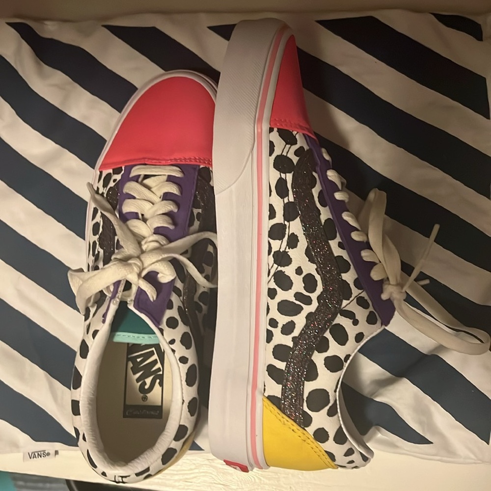 NWOT - Custom Vans - 8